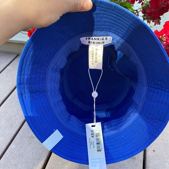 Frankies Bikini’s Bucket Hat - Jax - Picture 2 of 4